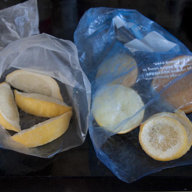 Citrus fruit portions from the freezer