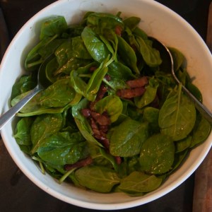 Spinach and bacon salad with balsamic dressing