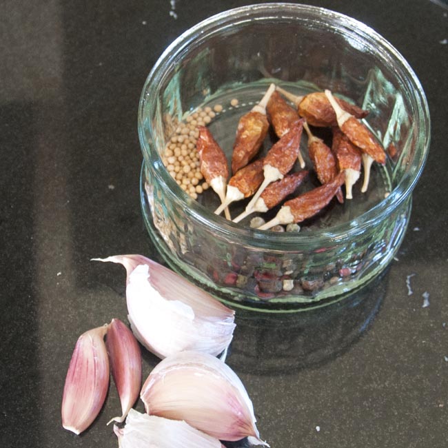 Chillies, peppercorns, garlic & mustard